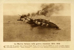 Italienische Postkarte, die die Versenkung der Szent Istvan zeigt. (Foto: gemeinfrei)