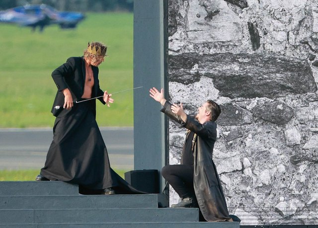 Ein Höhepunkt der AIRPOWER24 war  die Inszenierung der Argonautensage mit Kunstelementen und Luftfahrzeugen des Bundesheeres. (Foto: Bundesheer/Wolfgang Grebien)