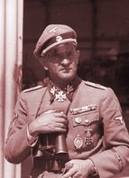 Generaloberst Sepp Dietrich, Kommandant der 6. SS-Panzerarmee. (Bundesarchiv, Bild 101I-163-0336-06A; CC BY-SA 4.0)