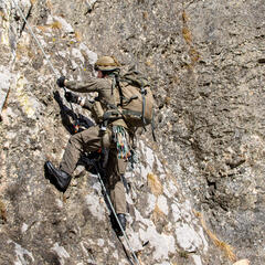 Klettern am Felssteig erfordert Können und Ausdauer. (Foto: Bundesheer/Schlemmer)
