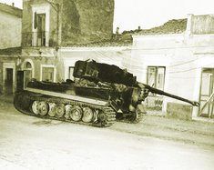Abgeschossener deutscher Panzerkampfwagen VI "Tiger" in Sizilien. (Foto: U.S. Army/gemeinfrei)  