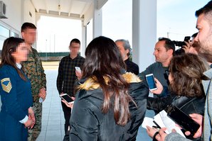 Angehende Public Affairs Officer beim praktischen Interviewtraining. (Foto: MPCOTC)