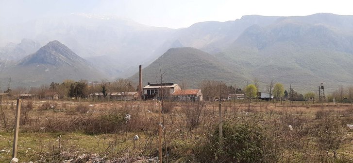 Das Gelände in Potoci nordöstlich von Mostar, auf der einst die C-Waffen-Fabrik stand heute. (Foto: Manuel Martinovic)