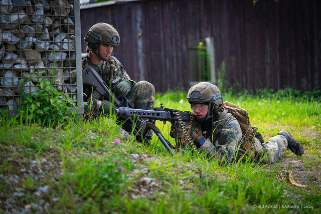 Teilnehmer der Kaderanwärterausbildung 2 beim Gefechtsdienst in der Urbanen Trainingsanlage Steinbach am Truppenübungsplatz Allentsteig. (Foto: Martin Schwarz)