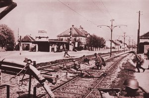 Angriff der Sowjets über ein Bahngelände in Niederösterreich. (Foto: HGM)
