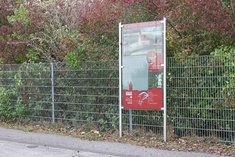 Infotafel zur Kennzeichnung und Erklärung der ehemaligen Maria-Anger-Kirche. (Foto: RedTD/Gerold Keusch)