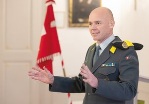 Der Course Director bei seiner Ansprache während der "Diploma Ceremony". (Foto: Archiv Gerald Weihs)