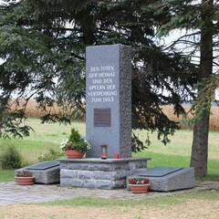 Dieses Denkmal erinnert an die Vertreibung der Sudetendeutschen aus der Region Slavonice. (Foto: RedTD/Gerold Keusch)