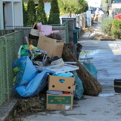 Die zerstörerische Kraft von Wasser und Schlamm vernichtete Hab und Gut. (Foto: Bundesheer/Rebecca Heindl)