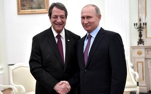 Nikos Anastasiades bei einem Treffen mit Wladimir Putin im Oktober 2017. (Foto: Pressedienst des Präsidenten der Russischen Föderation, CC-SA-4.0)