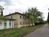 Ehemaliges Mannschaftsgebäude in Jasenica. (Foto: Manuel Martinovic)
