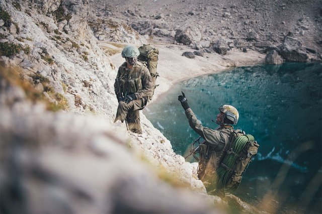 Das Führen von Soldaten im Gefecht ist die Kernkompetenz militärischer Organisationen – sei es im Naturraum, im urbanen Umfeld oder im Hochgebirge. (Foto: Bundesheer/Carina Karlovitc)