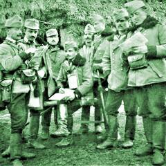 Unteroffiziere des DR 5 im Jahr 1915. (Foto: Archiv Hausdorf)