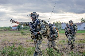 Im Jagdkampf sind die Soldaten in hochbeweglichen, dezentralen und mit modernster Ausrüstung ausgestatteten, kleinen Elementen eingesetzt. (Foto: Kdo7.JgBrig/JaK)