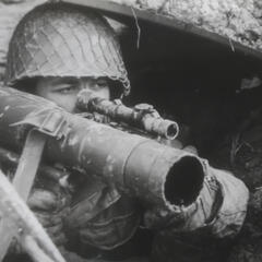 Schütze mit Panzerabwehrrohr 66/79 (PAR 66/79). (Foto: Bundesheer/Archiv Truppendienst)