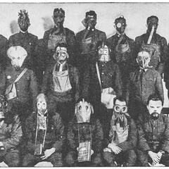 Foto: Verschiedene Typen von ABC-Schutzmasken, die im Ersten Weltkrieg verwendet wurden. (Foto: Francis Whiting Halsey/gemeinfrei)