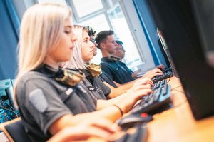 Schülerinnen und Schüler im Unterricht. (Foto: Bundesheer)