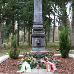 Denkmal am Lagerfriedhof Schauboden in Purgstall (Foto: Franz Wiesenhofer).