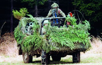 Der Pinzgauer war und ist wegen seiner großen Verbreitung im Bundesheer und der langen Verwendungszeit eine Legende. Schutz gegen Flachfeuer und Splitter bietet er allerdings keinen. (Foto: ÖBH)