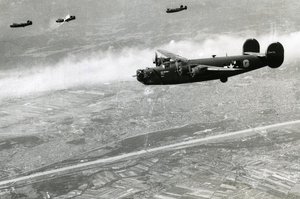 Amerikanische B-24-Bomber über Wien. (Foto: HGM)