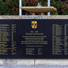 Denkmal für die gefallenen Soldaten des Österreichischen Bundesheeres und die getöteten Gendarmen in der Martin-Kaserne in Eisenstadt. (Foto: Martin Senekowitsch)