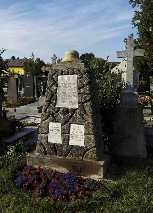 Grab der Wehrmänner Groß und Pekarek auf dem Friedhof von Bruck an der Leitha. (Foto: Österreichisches Schwarzes Kreuz)