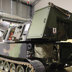Der Ladeturmtrainer basiert auf umgebauten Panzerhaubitzen M109 A5Ö. (Foto: RedTD/Angela Schmeißl)