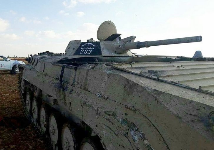 Ein BMP-1 Schützenpanzer der 3. Salahaddin Panzerdivision der IS, der am 10. Dezember nahe al-Bab von Kämpfern der FSyA erbeutet wurde. (Foto: via R. S.)