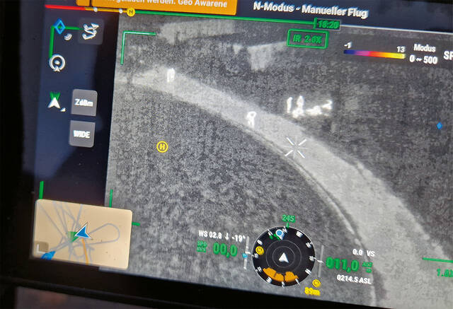 Ein Drohnenpilot beobachtet die Offiziersanwärter mit seiner Wärmebildkamera. (Foto: Bundesheer/Pierre Kugelweis)