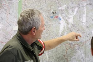 Oberstleutnant Pokorny vom Militärkommando Burgenland weist die RedTD in den Assistenzeinsatz ein. (Foto: TD/Keusch)