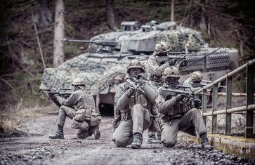 Panzergrenadiere beim Gefechtsdienst (Foto: Bundesheer/Daniel Trippolt)