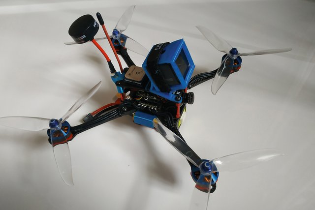 Zivile FPV-Drohne. (Foto: euflipo; CC BY-SA 4.0)