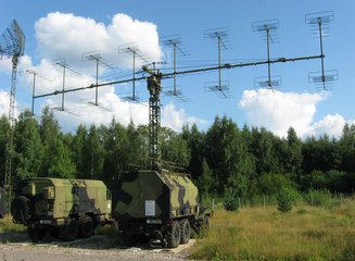 Eine sowjetische P-18 Radarantenne, wie sie auch von Danis Bataillon verwendet wurde. (Foto: Rayshade; CC BY-SA 3.0)
