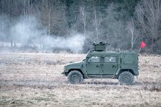 Scharfschießen mit dem Mehrzweckfahrzeug "Husar" auf der Gefechtsschießbahn in Thaures (Foto: Bundesheer/Christian Kickenweiz)