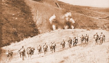 Bulgarische Infanterie greift 1916 im Raum Bitola an. (Foto: Autor unbekannt; gemeinfrei)