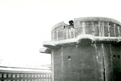 Der Geschützturm der Stifts-Kaserne kurz nach dem Ende des Zweiten Weltkrieges. (Foto: Bundesheer/HGM)