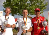 Die Sieger von Lensahn: Heiko Stoklossa (Dritter), Emmanuel Conraux (Zweiter) und Luis Wildpanner (Erster). (Foto: HBF/Lechner)
