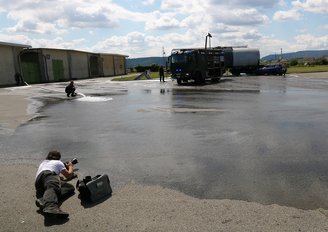 Oft sind spezielle Anweisungen notwendig, um gute Fotos zu bekommen. (Foto: Bundesheer/Harold)