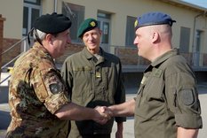 Danksagung und Verabschiedung mit Bgdr Francesco Bindi, Obst Bernhard Kleedorfer, und Obstlt Alexander Dolzer. (Foto: Kommando Genio/Italienisches Heer)