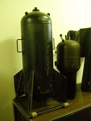 Wasserboiler wurden mit Sprechstoff gefüllt und von Flugzeugen aus eingesetzt. (Foto: Militärmuseum Zagreb)