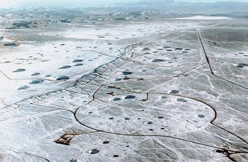 Die Nevada Test Site mit zahlreichen Kratern von Untererddetonationen. (Foto: Nevada Operations Office Photo Library; U.S. Department of Energy)