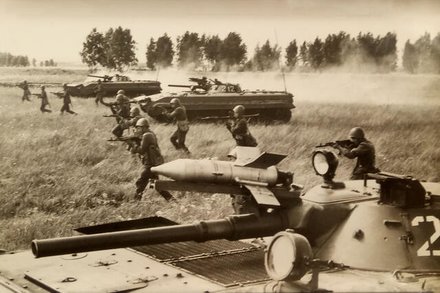 Mot-Schützen greifen an. (Foto: Archiv Truppendienst)