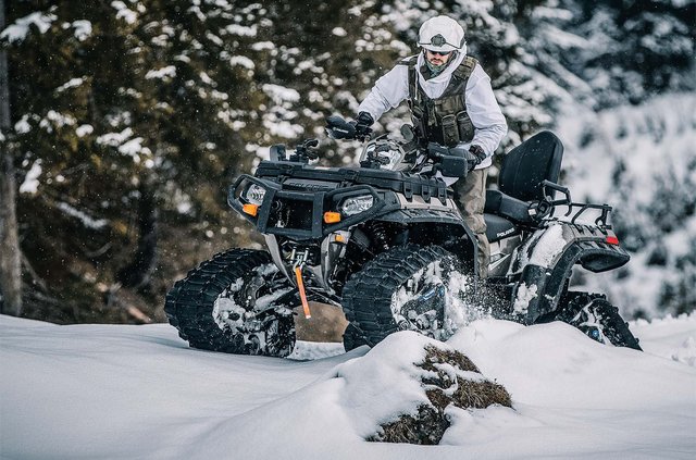 Ein Quadfahrer der Gebirgstruppe transportiert Versorgungsgüter und überbringt Meldungen. (Foto: Bundesheer/Daniel Trippolt)
