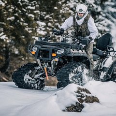 Ein Quadfahrer der Gebirgstruppe transportiert Versorgungsgüter und überbringt Meldungen. (Foto: Bundesheer/Daniel Trippolt)