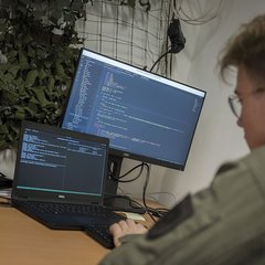 Die Cyber-Truppe begegnet Angriffen im Cyberraum. Das bedeutet: Sie beherrscht das volle Spektrum des Kampfes in Computernetzwerken (Verteidigung, Ausnützung, Angriff). (Foto: Bundesheer)