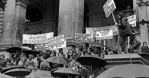 Demonstration vor der Wiener Universität 1972. (Foto: Archiv Vyskocil)