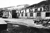 Ruine der Werkshallen der ehemaligen Hermann-Göring-Werke in Traisen, in denen die Soldaten der Wehrmacht und der Roten Armee in den letzten Tagen des Krieges kämpften. (Foto: Gemeinde Traisen)