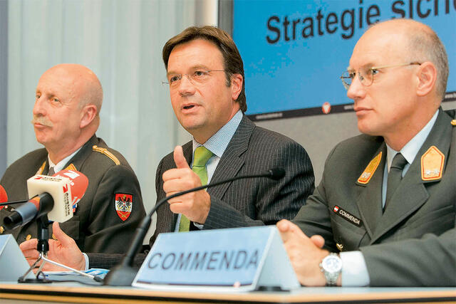 Günther Platter bei einer Pressekonferenz. (Foto: Bundesheer)