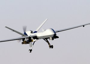 Eine MQ-9 Reaper Drohne bestückt mit vier Hellfire Raketen. (Foto: U.S. Air Force, Staff Sgt. Brian Ferguson)