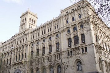 Das Marinemuseum in Madrid ist auch aufgrund seiner Architektur beeindruckend. (Foto: De Diego, gemeinfrei)